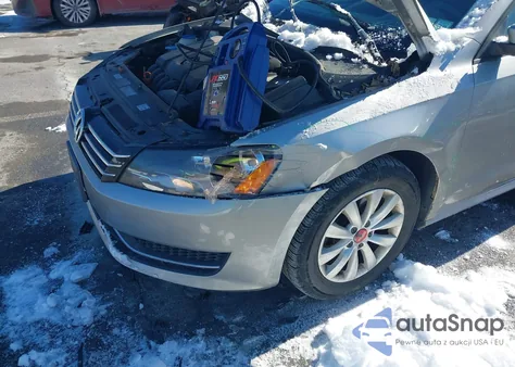 2012 Volkswagen Passat 2.5L S z USA, uszkodzony, nr VIN 1VWAP7A30CC078070